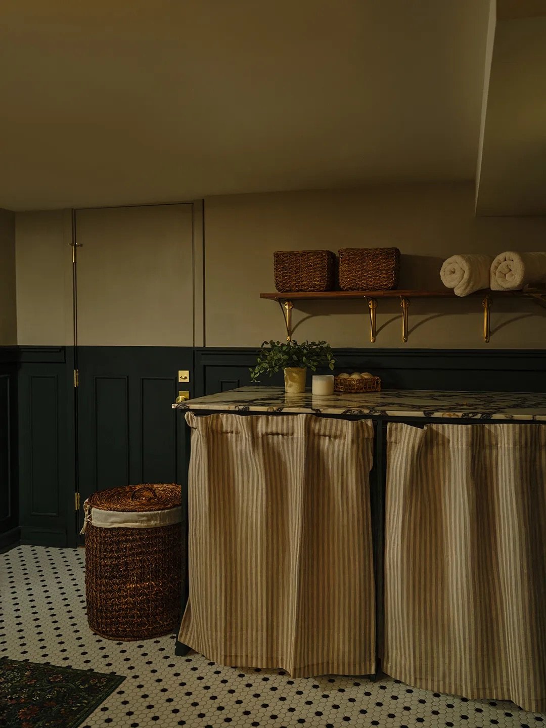Hybrid-Laundry-Rooms-Domino-11