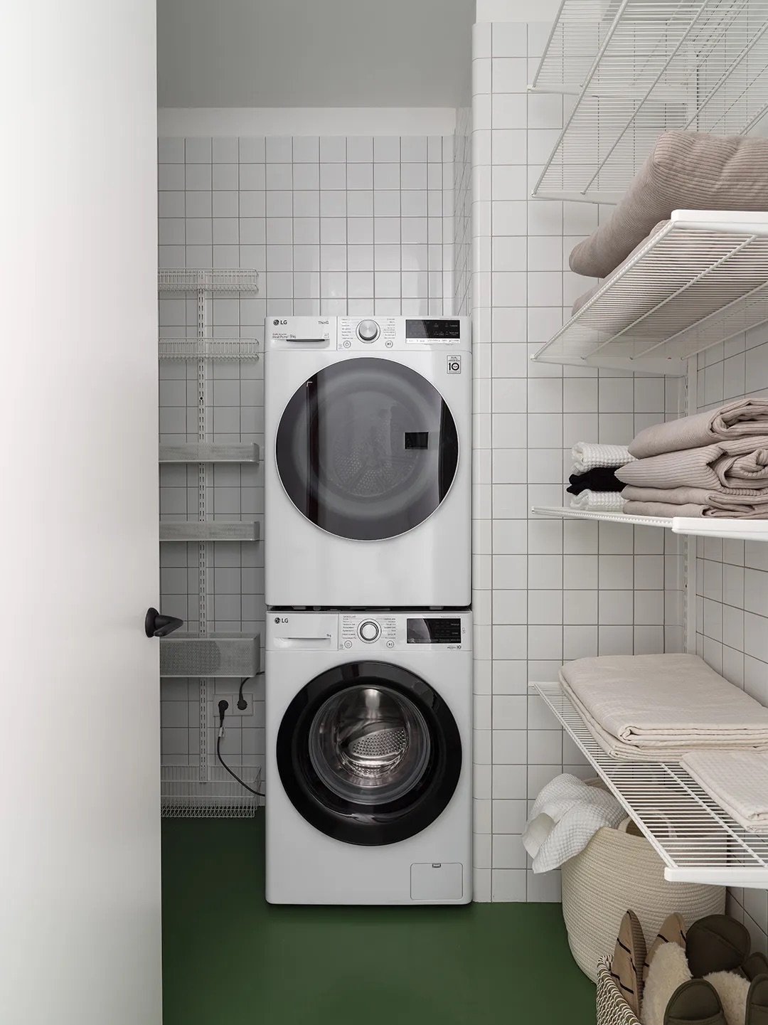Hybrid-Laundry-Rooms-Domino-13