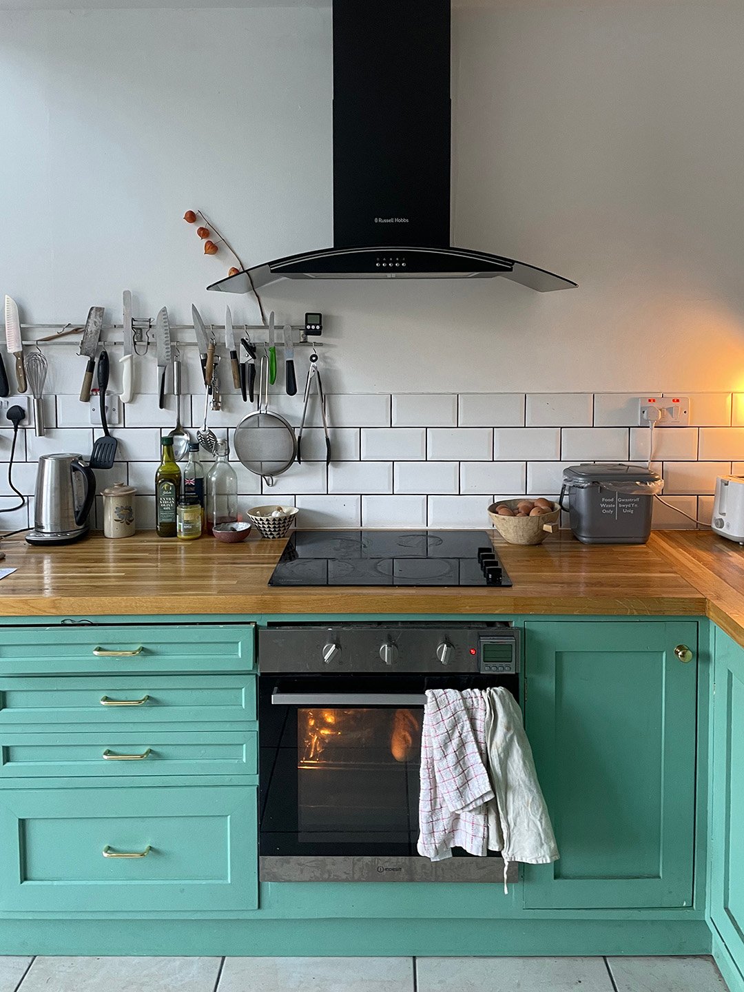 blue turqoise cabinets