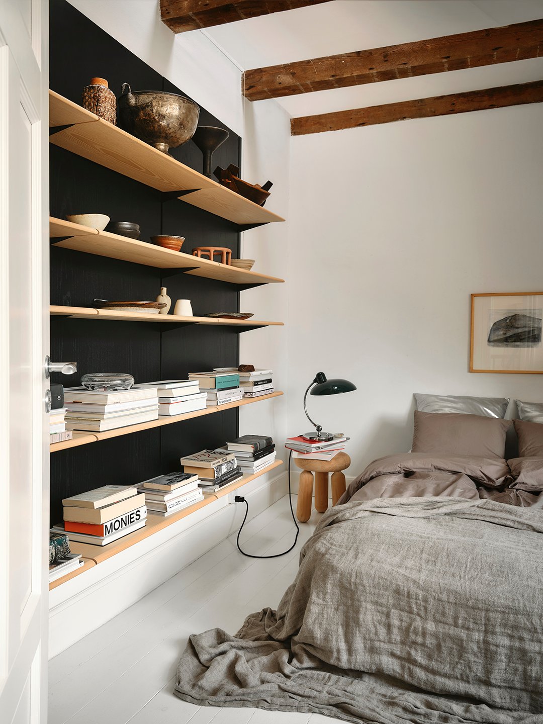modern bedroom shelving