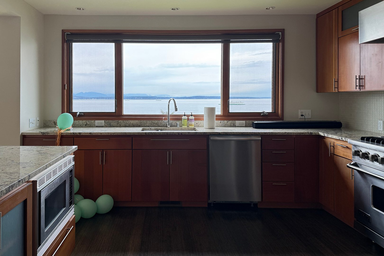 kitchen pre-reno