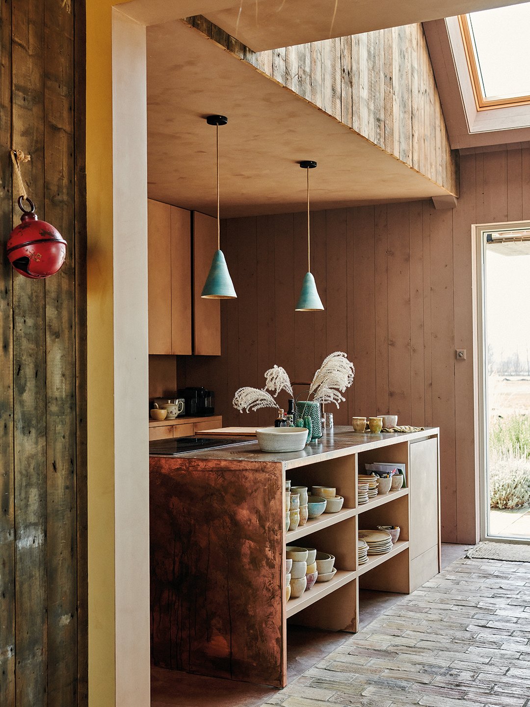 kitchen with vaulted ceiling