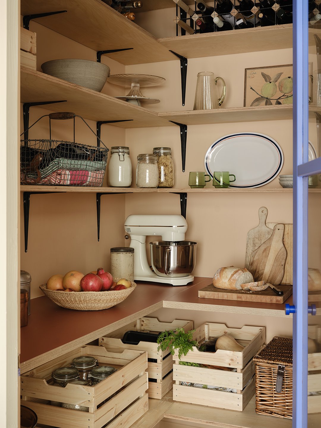 walk in pantry shelves