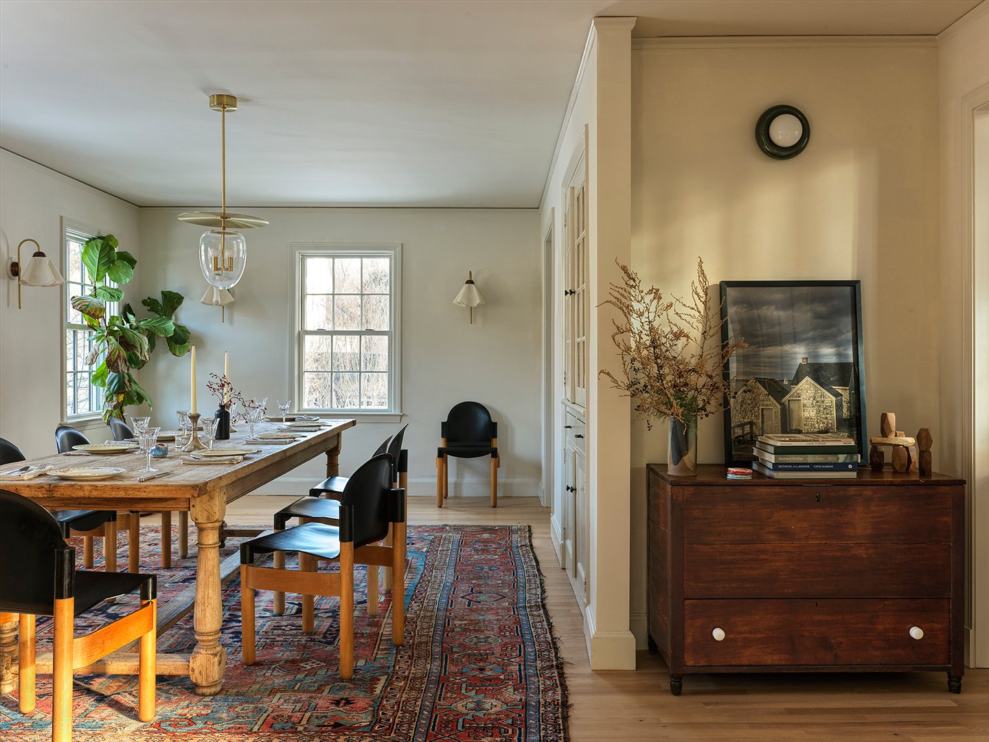 dining room with antique furnishings